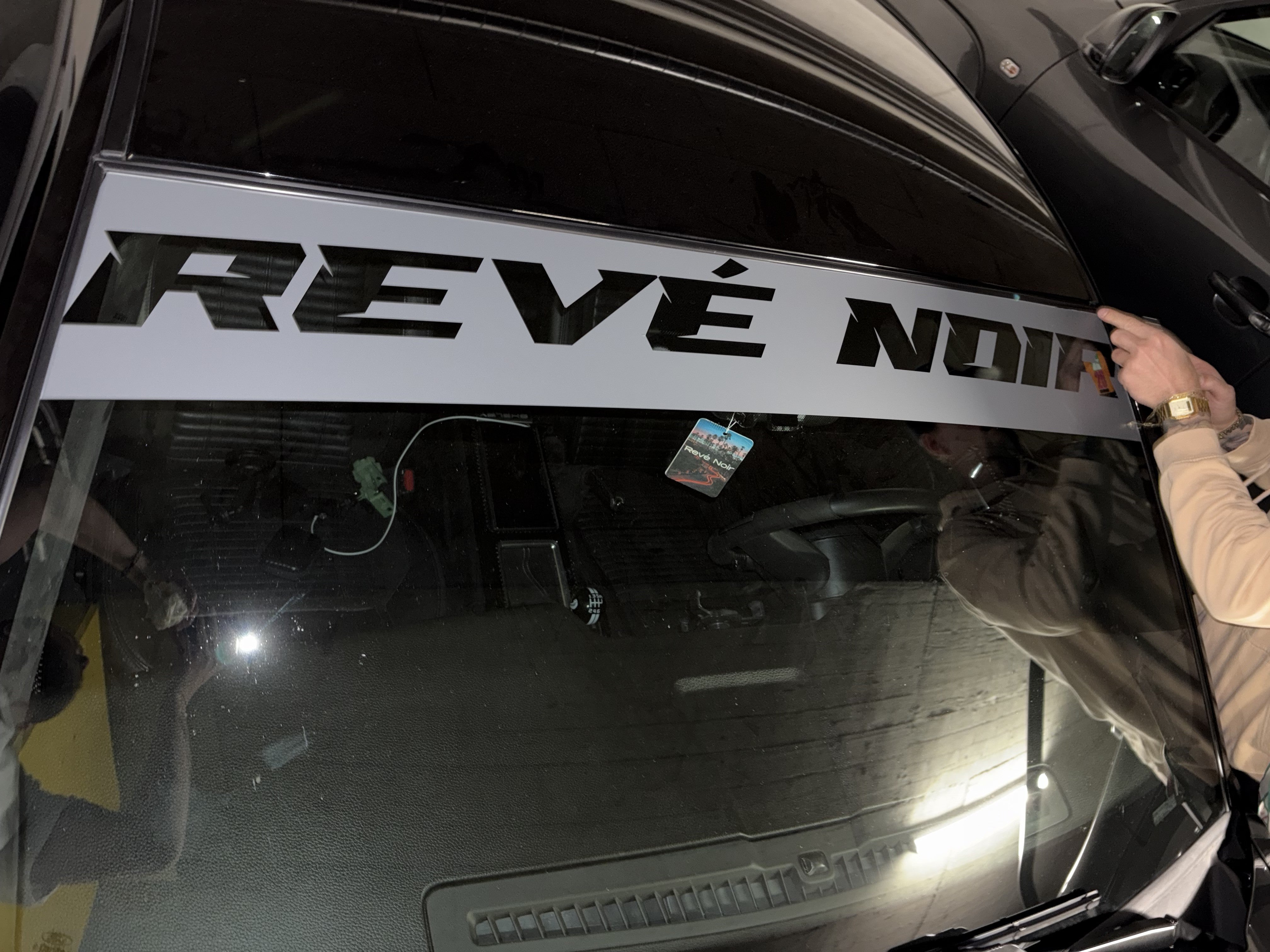 Header Revé Noir