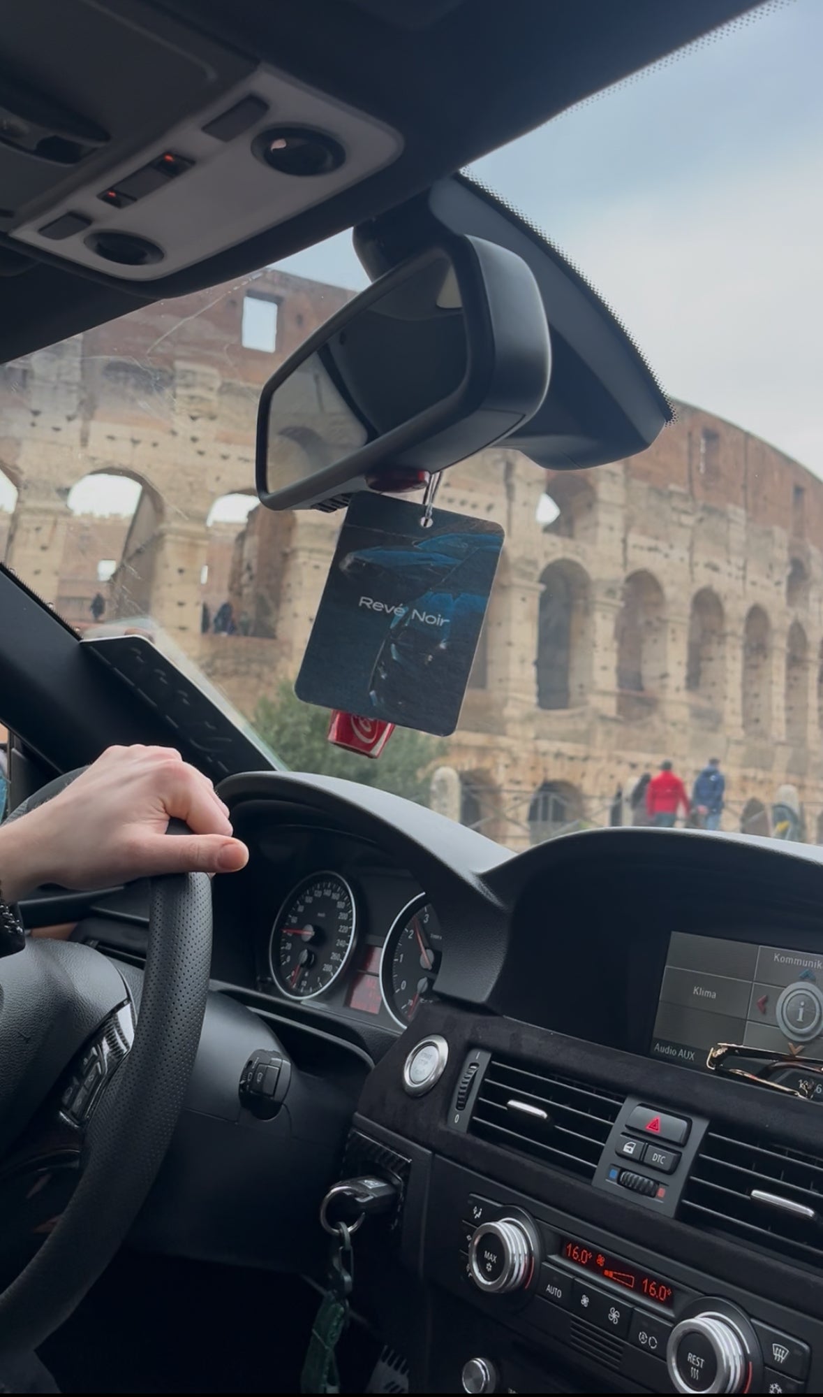 Revé Noir x Hell Racer